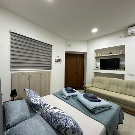 Studio Apartment In Old Town- With Parking Mostar Exteriör bild
