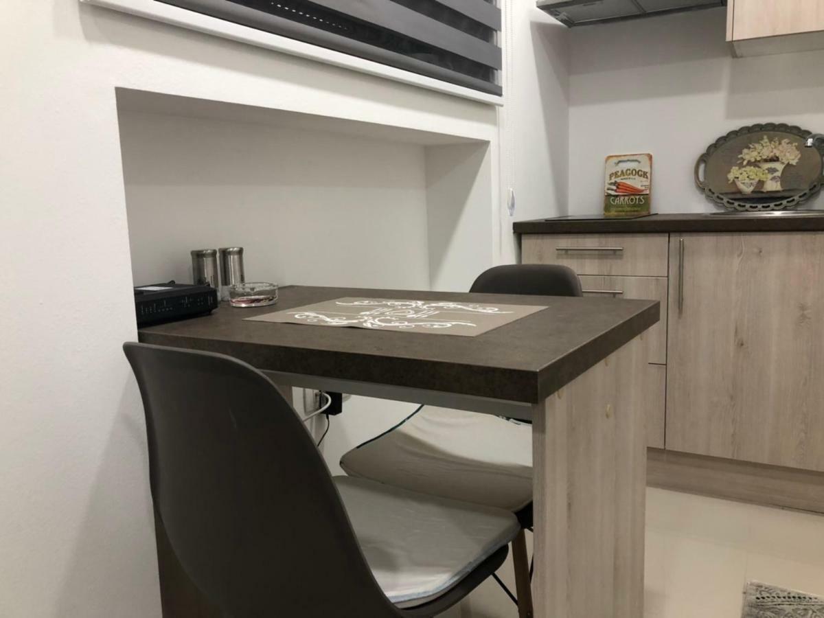 Studio Apartment In Old Town- With Parking Mostar Exteriör bild
